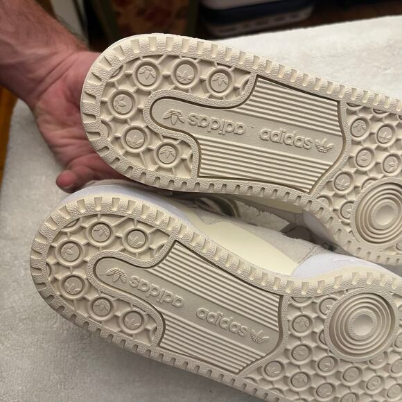 Adidas Forum Mid Cloud White Women's sz 6 US NWOB HQ9949 - Picture 12 of 14